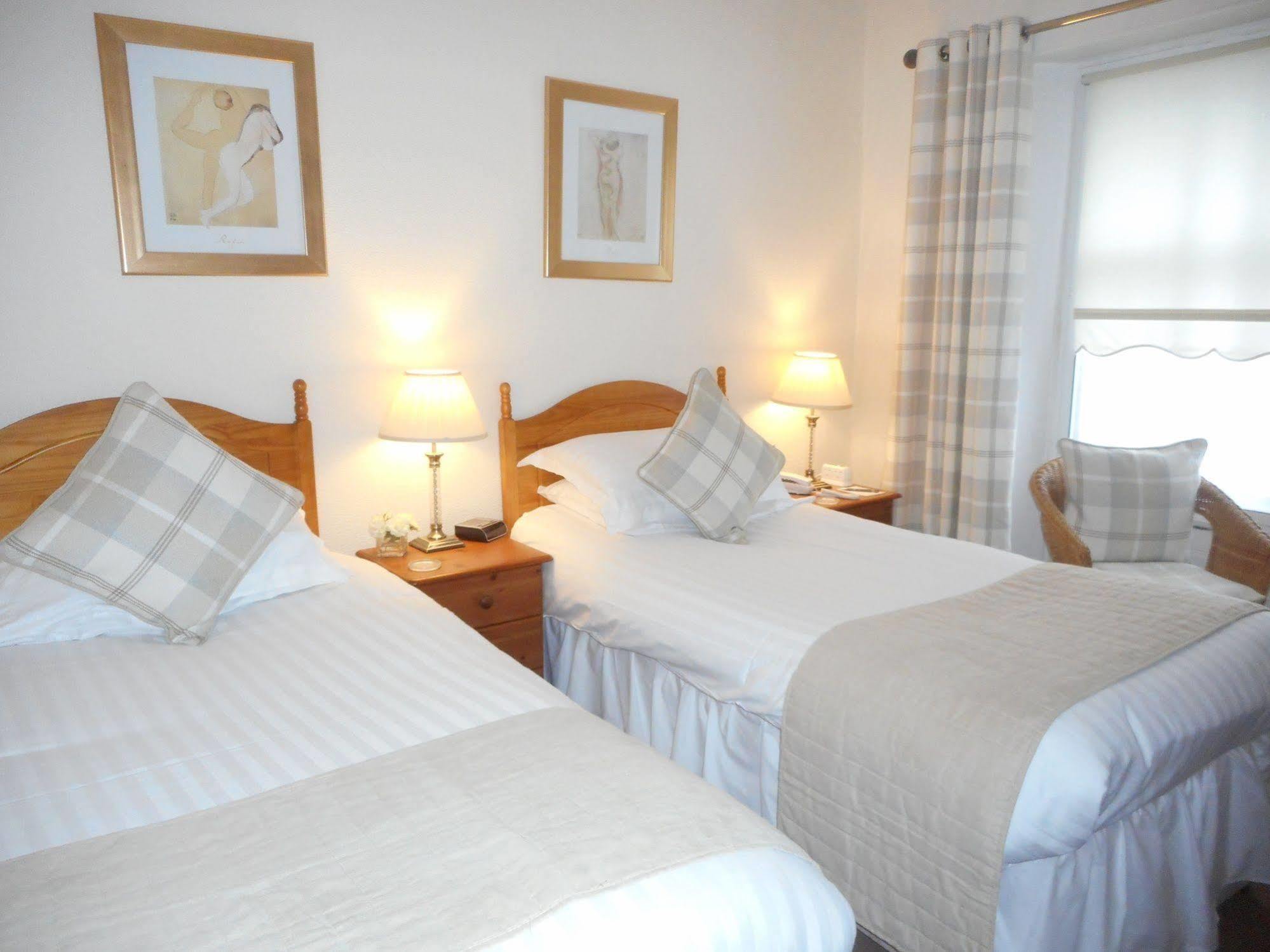 Hotel The Robertson Arms Carnwath
