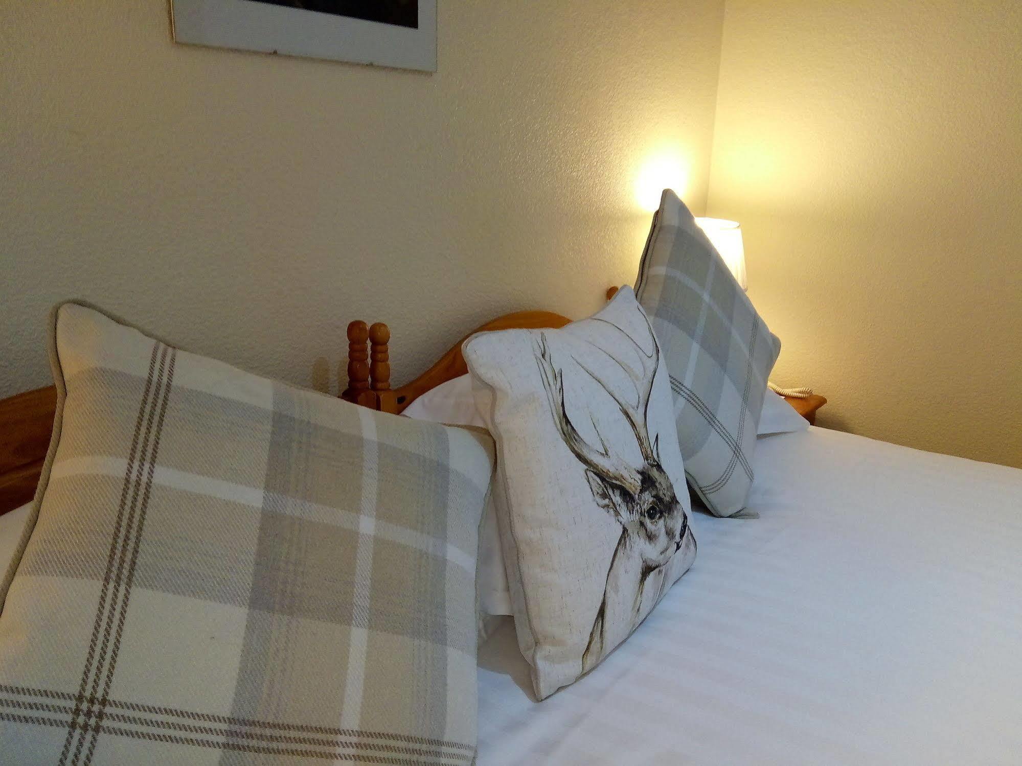 The Robertson Arms Carnwath
